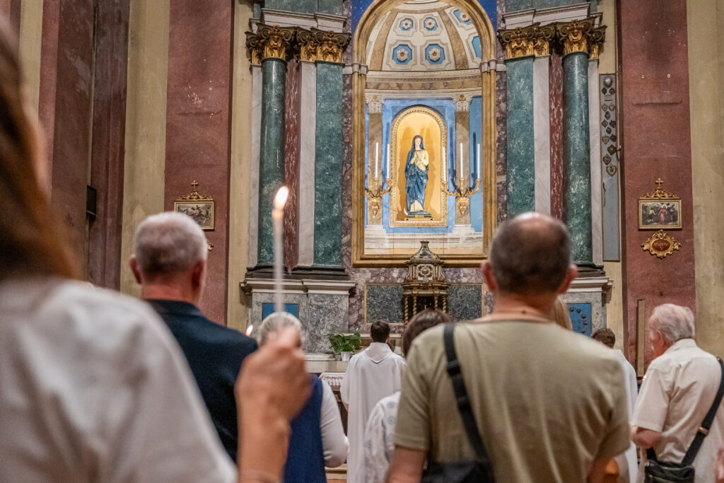 Adorazione Eucaristica e fiaccolata mariana per la Pace